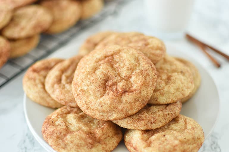 Vegan snickerdoodle cookies on a plate